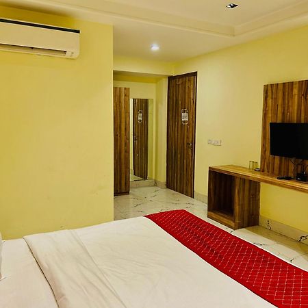 Goodluck House Near Terminal 3 Igi Airport Hotel Ню Делхи Екстериор снимка