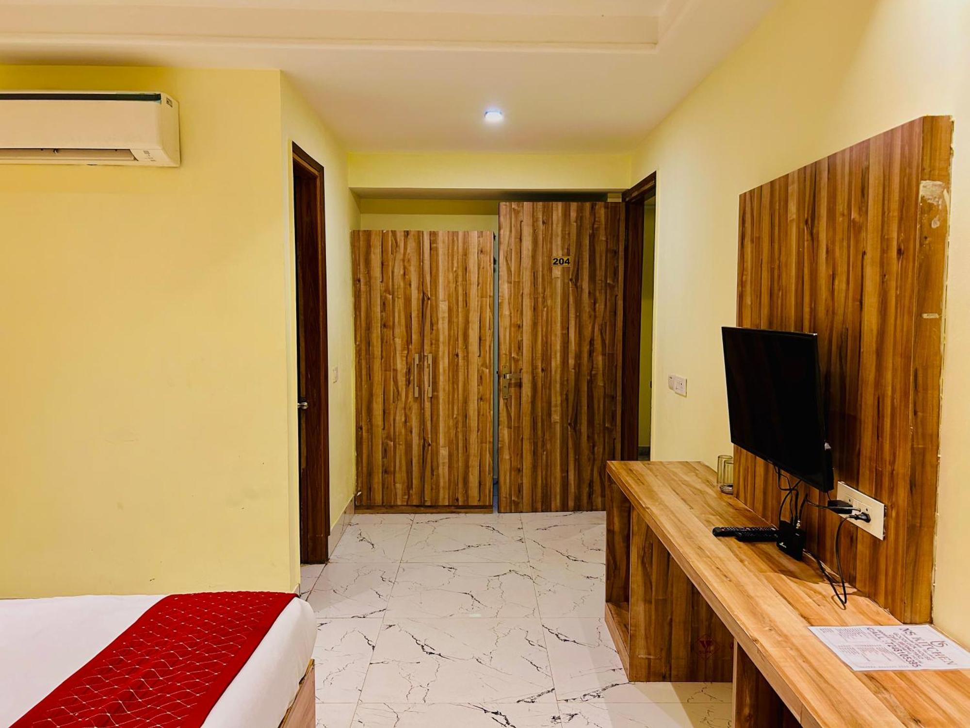 Goodluck House Near Terminal 3 Igi Airport Hotel Ню Делхи Екстериор снимка