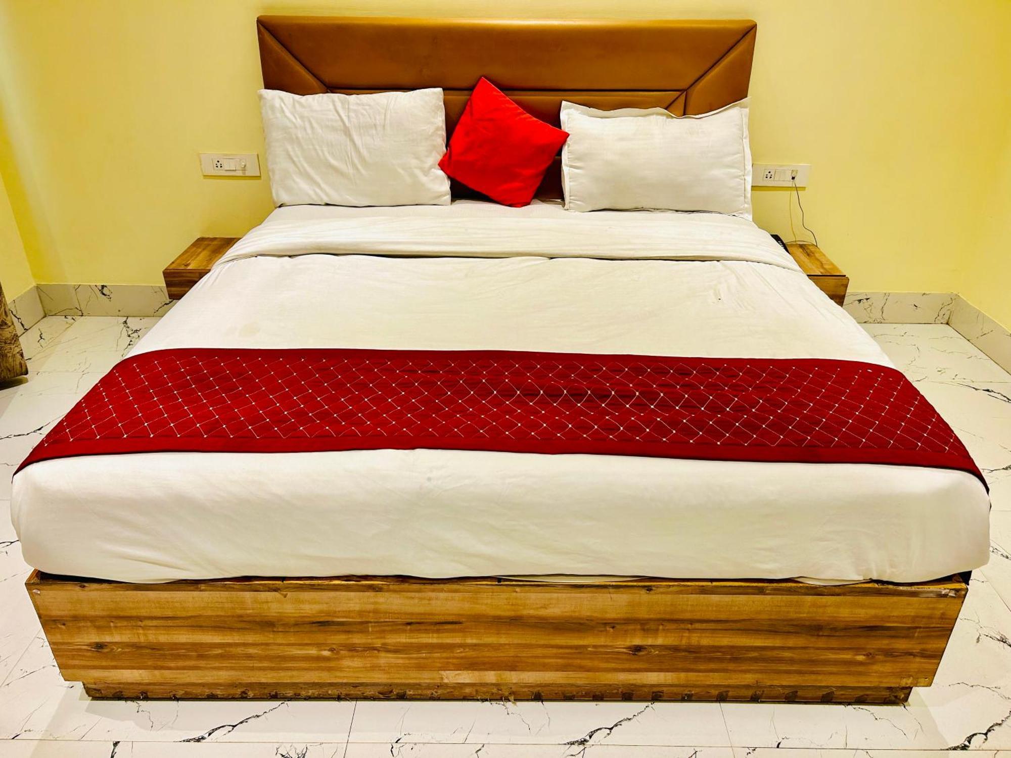 Goodluck House Near Terminal 3 Igi Airport Hotel Ню Делхи Екстериор снимка