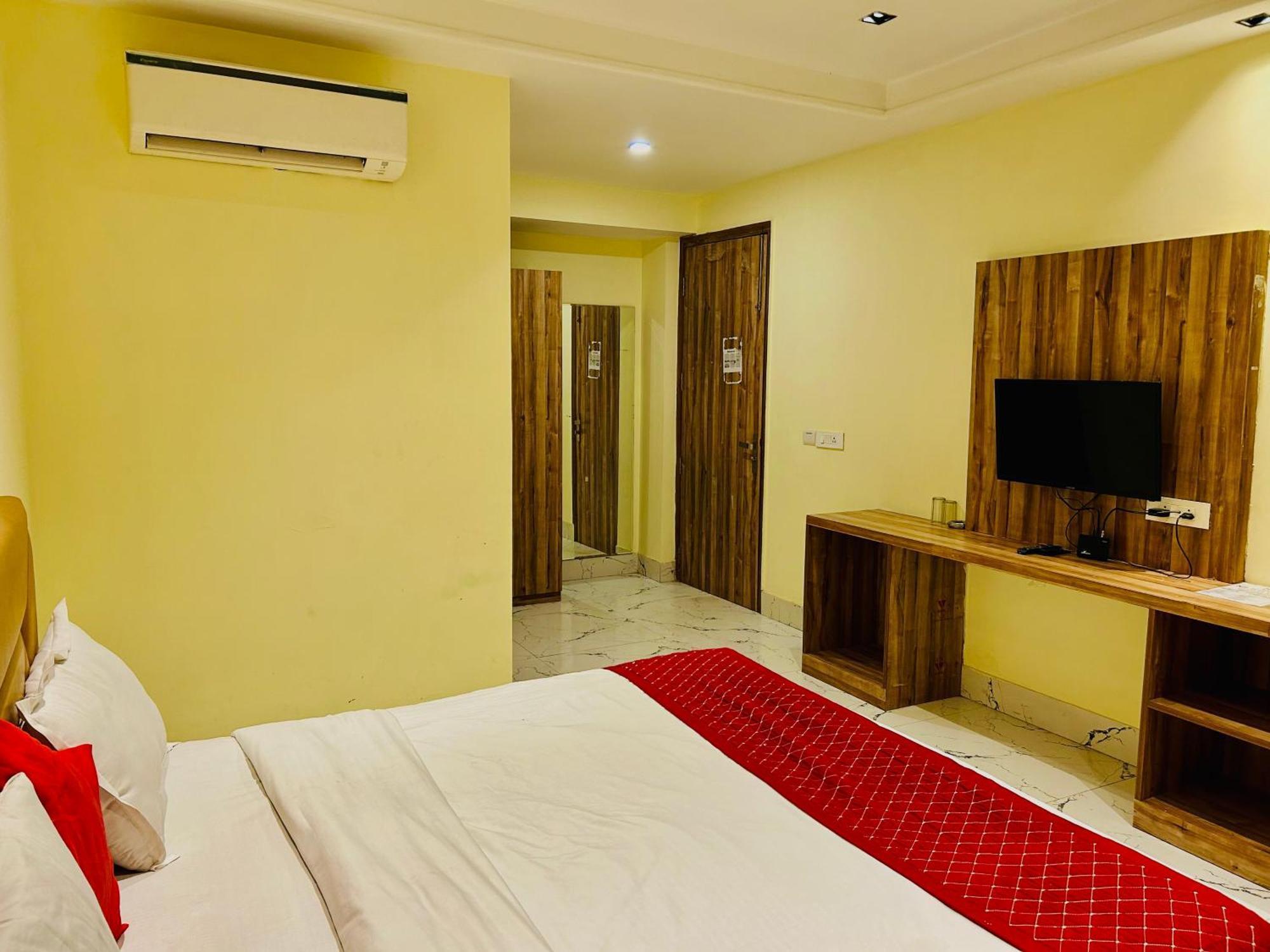 Goodluck House Near Terminal 3 Igi Airport Hotel Ню Делхи Екстериор снимка