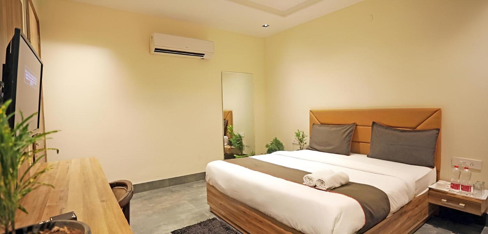 Goodluck House Near Terminal 3 Igi Airport Hotel Ню Делхи Екстериор снимка