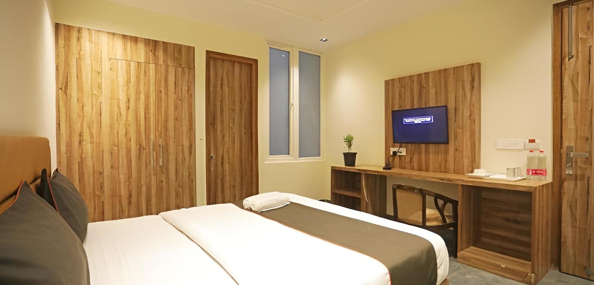 Goodluck House Near Terminal 3 Igi Airport Hotel Ню Делхи Екстериор снимка