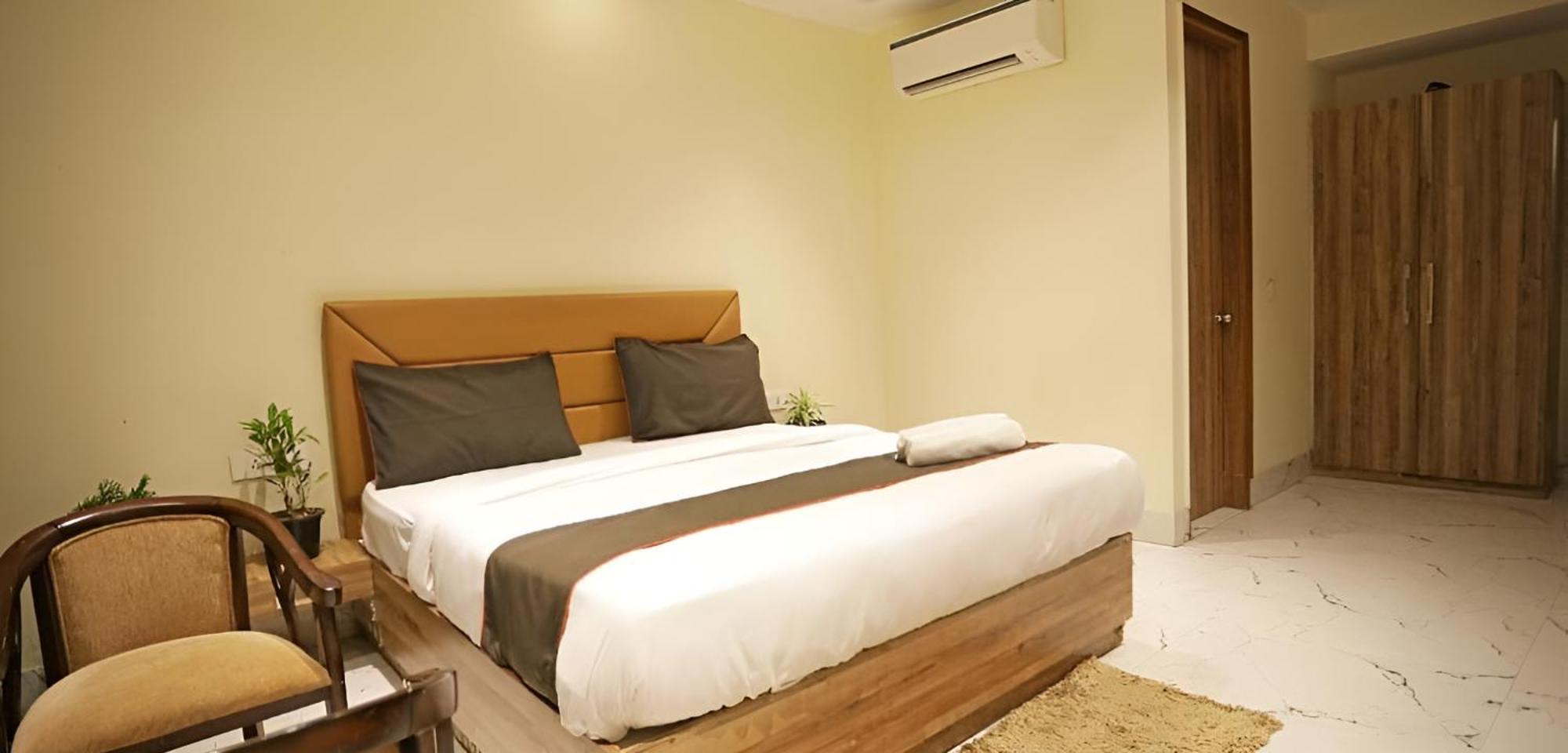 Goodluck House Near Terminal 3 Igi Airport Hotel Ню Делхи Екстериор снимка