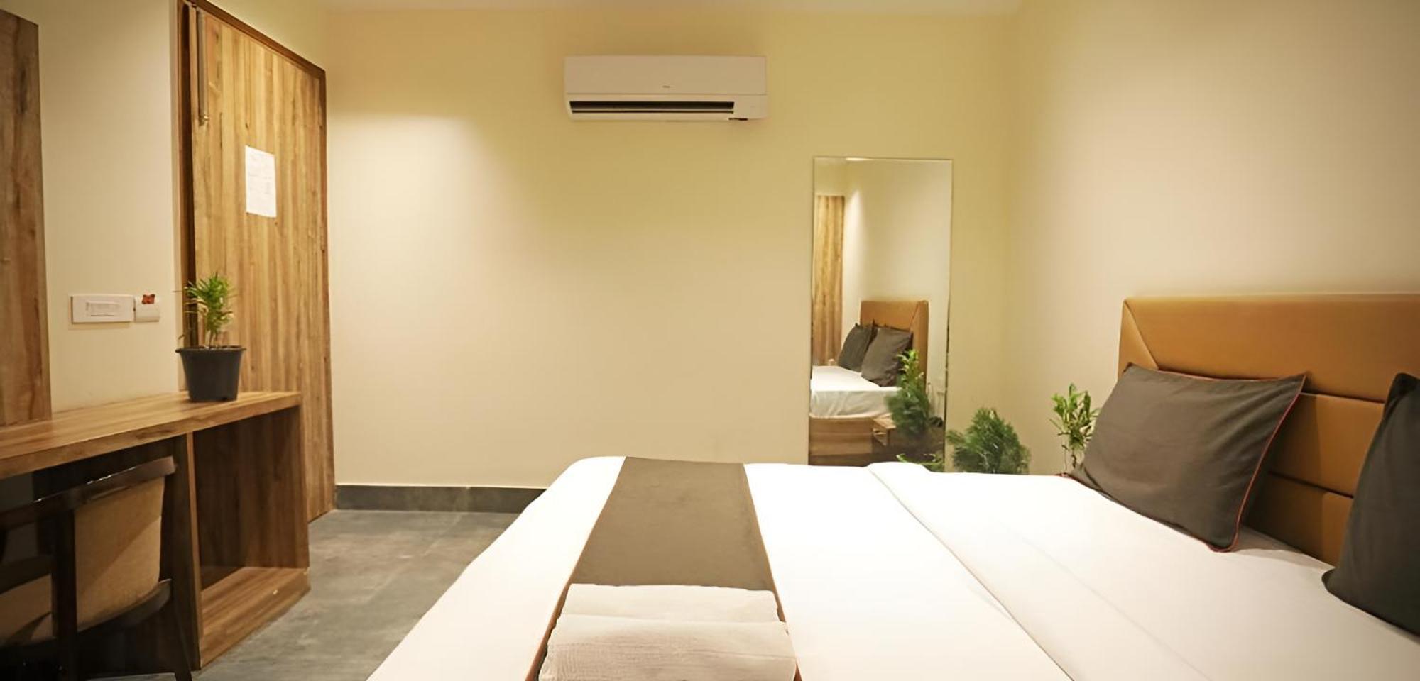 Goodluck House Near Terminal 3 Igi Airport Hotel Ню Делхи Екстериор снимка