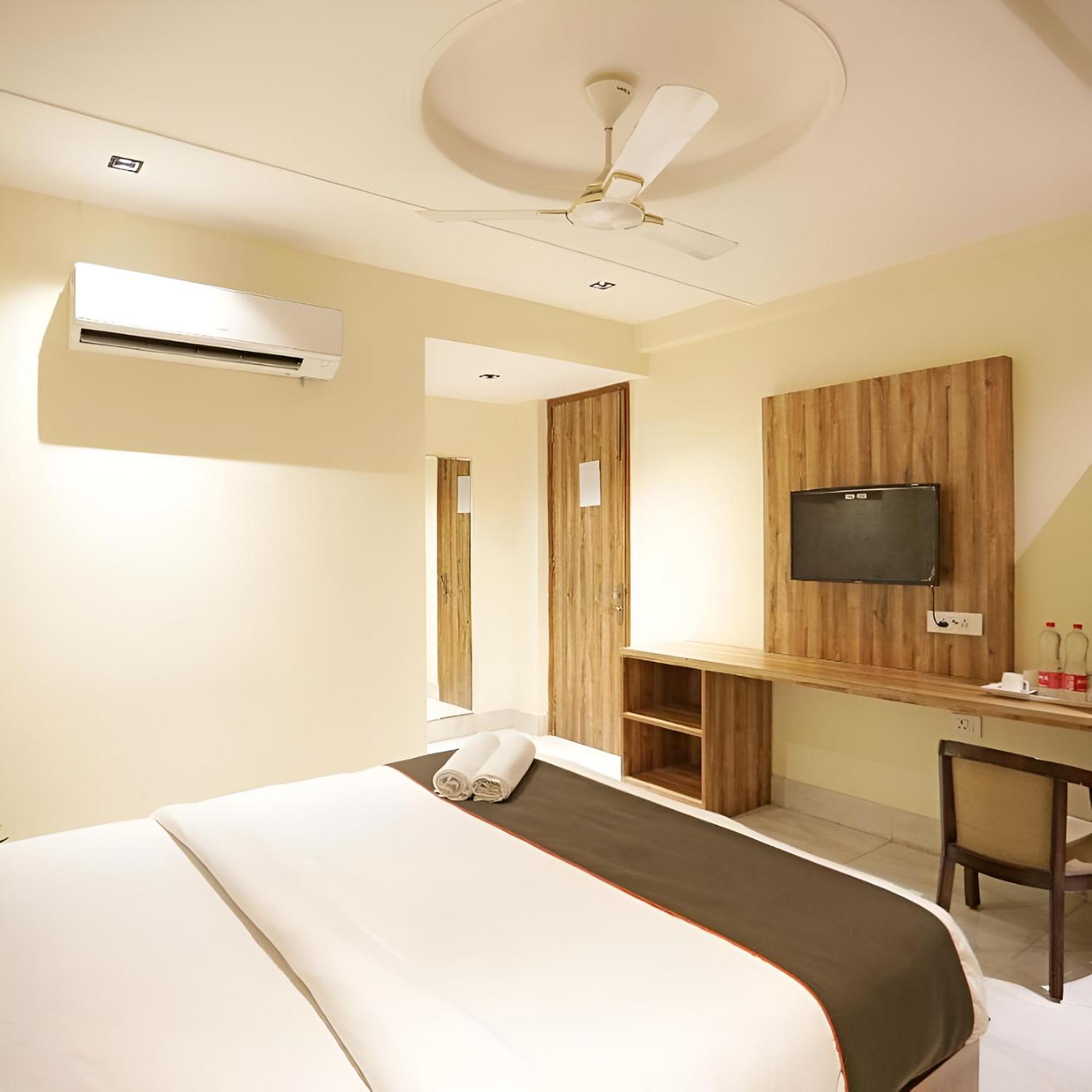 Goodluck House Near Terminal 3 Igi Airport Hotel Ню Делхи Екстериор снимка